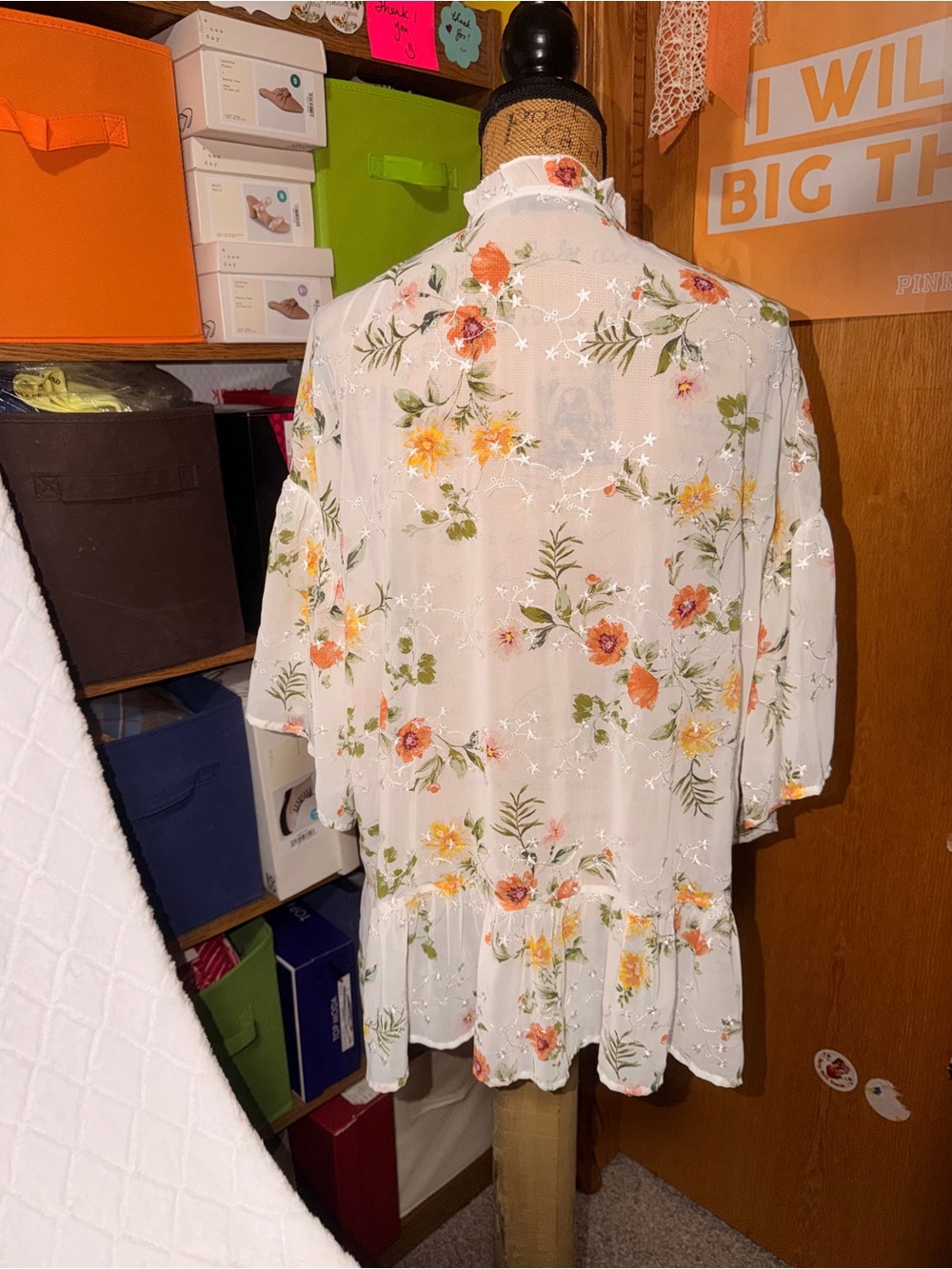 Doe & Rae White Floral Ruffle Button-Front Blouse - Picture 7 of 12